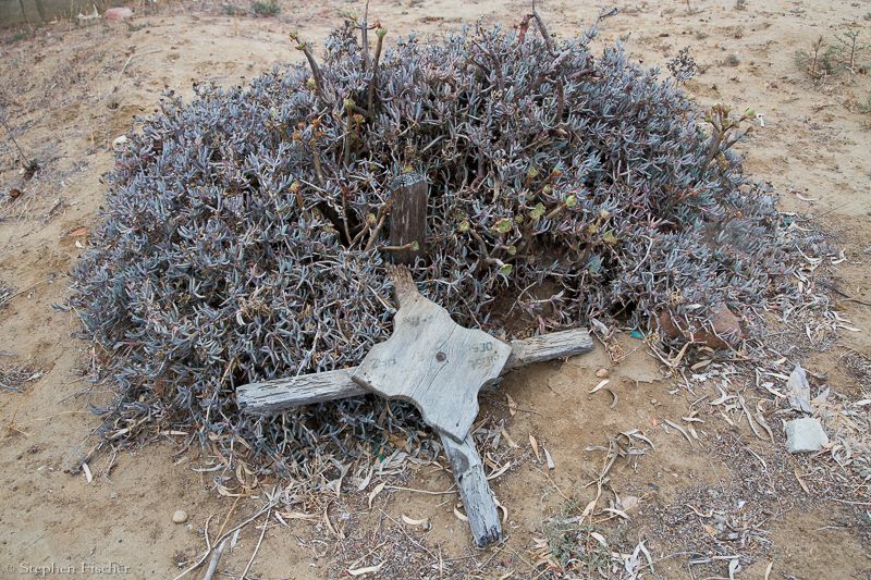 Broken cross